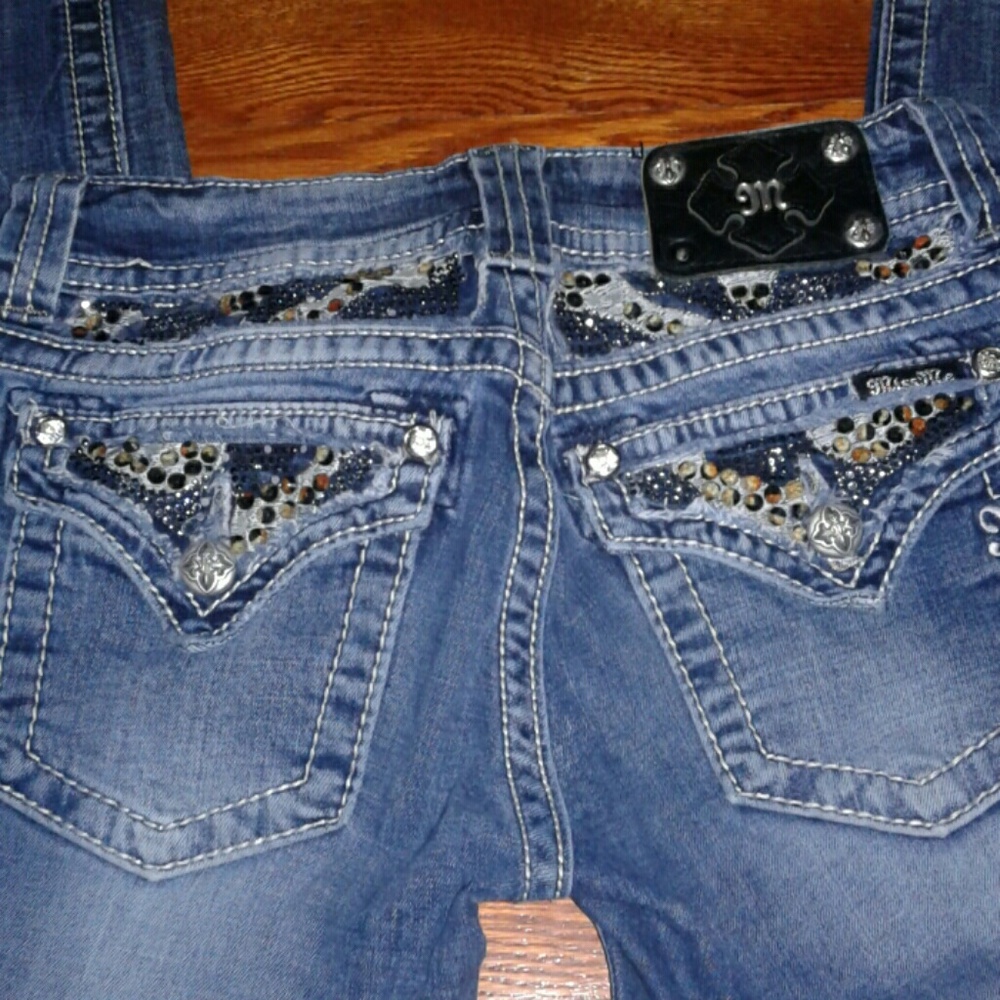 Distressed skinny Miss Me jeans size 27